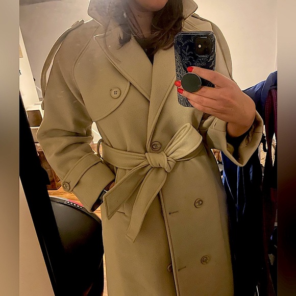 Oversized double-breasted beige tan long coat with belt - Picture 6 of 7